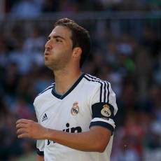 Higuain Diklaim Kian Dekat Gabung Arsenal