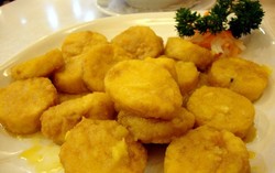 Red Bean: Lembut Super Gurih, Tahu Telur Asin