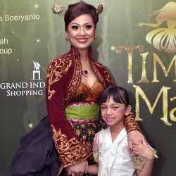 Kisah Nola B3 Main Drama Musikal Bareng Sang Anak