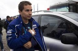 Ikut Warm Up, Lorenzo Bakal Membalap di Assen?
