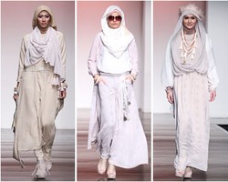 Tampil Stylish Saat Ramadan dengan Karya Ria Miranda dan Ghaida Tsurayya