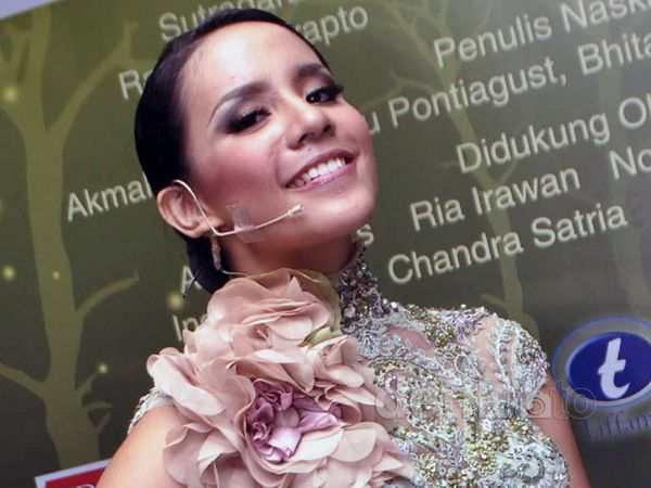 Cantiknya Angel Pieters, Si Timun Mas