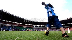 Sebagian anak tetap mengikuti Coaching Clinic walaupun cuma sebentar.