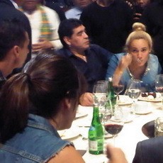 Sesi Gala Dinner, Maradona Lebih Asyik