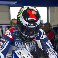 Lorenzo Tetap Ikut Balapan