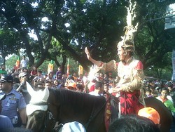 Ini Kata Jokowi Soal Kostum Kaisar dan Naik Kuda di Jakarnaval