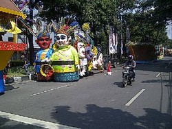 Parkir di Jl Kebon Sirih, Mobil Hias Siap Meriahkan Jakarnaval