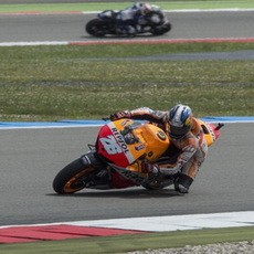 Pedrosa Angkat Topi untuk Lorenzo