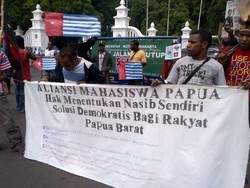 Demo Minta Referendum, Mahasiswa Papua di Solo Kibarkan Bintang Kejora