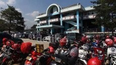 Tarif Progresif KRL Dimulai, Gerbong dan Fasilitas Parkir Membeludak