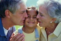 Banyak Habiskan Waktu Bersama Kakek-Nenek, Anak Jadi Gampang Gemuk