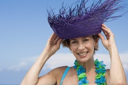 Traveler Nenek-nenek Paling Pede Pakai Bikini