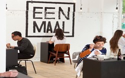 Ingin Makan Sendirian? Di Amsterdam Ada Restoran Khusus Untuk Satu Orang 