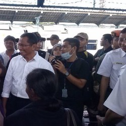 Tiket KRL Dapat Subsidi, Dahlan: Bagaimana Bu Tiketnya Murah?