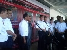 Uji Coba Tiket Elektronik, Dahlan Diam-diam Naik KRL ke Manggarai