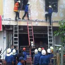 Sebuah Ruko Agen Peralatan Listrik di Ngagel Terbakar