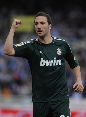 Higuain Bisa Sebagus Van Persie