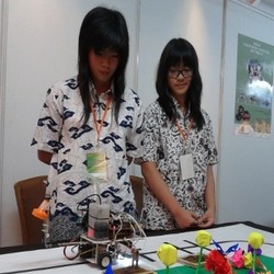 Robot-robot Pertanian Karya Mahasiswa Mejeng di Bandung