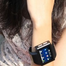 Remaja 17 Tahun Bikin Jam Tangan Android Canggih