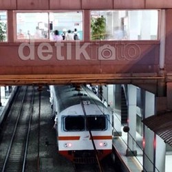 Masih Bingung Pakai Tiket KRL Elektronik? Ini Cara-caranya