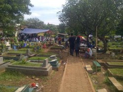 Geliat Ramadan Mulai Terasa di Pemakaman Karet Bivak