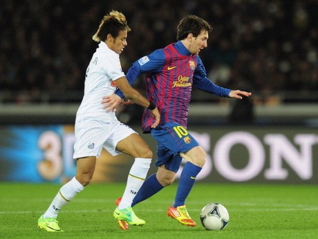 Alves: Neymar dan Messi Akan Jadi Bom