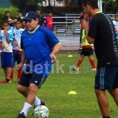 Maradona Terkesan dengan Surabaya