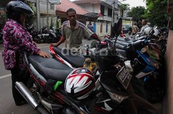 Ahok Janjikan Gaji Jutaan, Tukang Parkir: Yang Penting Bisa Buat Makan