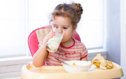 Agar Anak Mau Sarapan, Jangan Berikan Makanan Berlemak pada Anak 