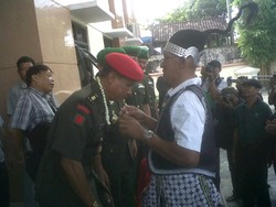 Dukung Terdakwa Kopassus, 4 Tokoh Wayang Bawa Melati ke Tahanan Dilmil