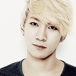 Eunkwang BTOB Jajal Panggung Musikal