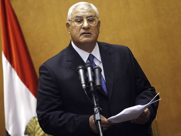 Adli Mansour Dilantik Jadi Presiden Interim Mesir