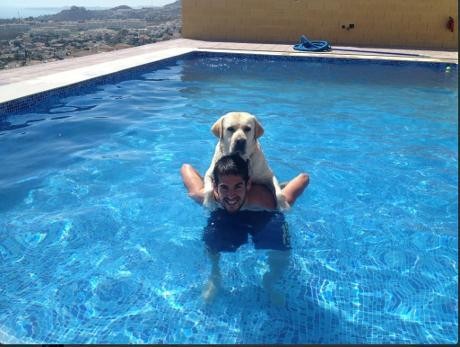 Messi dan Figo, Dua Anjing Peliharaan Isco
