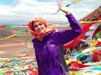 Mengintip Luna Maya Liburan ke Tibet