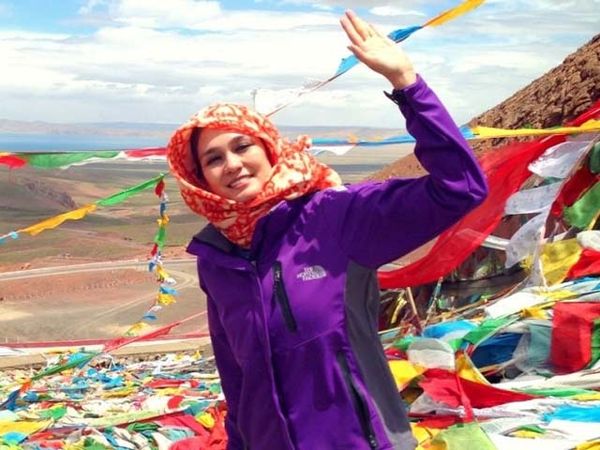 Mengintip Luna Maya Liburan ke Tibet