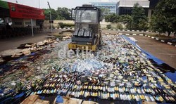 Polisi Sita Ribuan Botol Miras di Semarang Jelang Ramadan