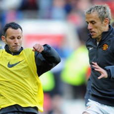 Giggs & Phil Neville Jadi Staf Pelatih MU Musim Depan