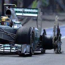 Hamilton: Ban Baru Tetap Butuh Pengawasan