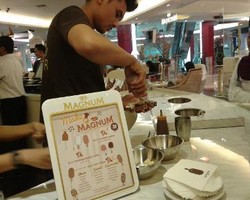 Magnum Cafe Hadir di PIM 2, Tawarkan Topping Es Krim Rasa Wasabi