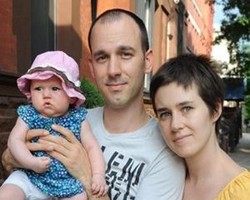 Ibu Ini Didatangi Polisi & Dikira Teroris karena Menyusui Bayinya 