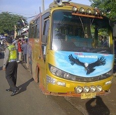Bus Terguling di Semarang, 2 Orang Tewas