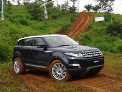 Ada Kesamaan antara Range Rover dan Jam Rolex 