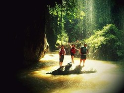 Siapa Sangka, Green Canyon Punya Hujan Abadi