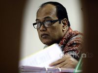 Ketiga Istri Irjen Djoko Tak Hadir di Persidangan