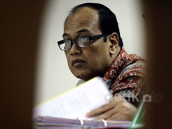 Ketiga Istri Irjen Djoko Tak Hadir di Persidangan