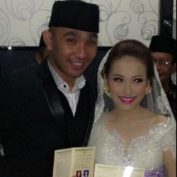 Kabar Seputar Pernikahan Ayu Ting Ting