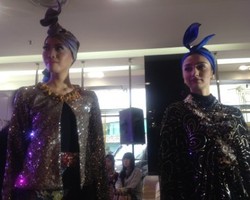 Hengki Kawilarang Tawarkan Busana Muslim Glamor dengan Konsep Padu Padan