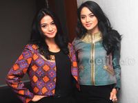 Duo Cantik Ririn Ekawati dan Rini Yulianti
