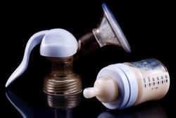 Saat Ibu Sulit Menyusui, Jangan Buru-buru Pilih Donor ASI