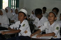 Minhajut Thalibin Lahirkan SMP Berkarakter Pesantren